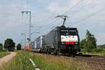 Am Nachmittag des 02.06.2017 bespannte MRCE/SBBCI ES 64 F4-094 (189 994-7) einen  P&O -KLV, als sie nördlich von Müllheim (Baden) in Richtung Süden fuhr. Wenige Tage nach dieser Aufnahme wurde die Lok mit ihrer heutigen NOVELIS-Werbung beklebt und an SBB Cargo National vermietet.