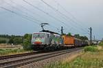 Am 21.07.2017 bespannte MRCE/SBBC ES 64 F4-094 (189 994-7)  Novelis/Sierre  den DGS 48620 ( Sierre  - Muttenz - Göttingen Gbf) auf dem kompletten Laufweg, als sie bei Buggingen am dortigen