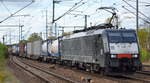 METRANS Rail s.r.o., Praha [CZ] mit der MRCE Dispo  ES 64 F4-151  [NVR-Nummer: 91 80 6189 151-4 D-DISPO], mit Containerzug am 26.09.19 Bf. Flughafen Berlin Schönefeld.