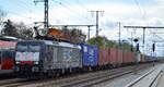 European Railway Carrier sp. z o.o., Wrocław [PL] mit der MRCE Dispo  ES 64 F4-805  [NVR-Nummer: 91 80 6189 805-5 D-DISPO] und Containerzug am 05.05.21 Durchfahrt Bf. Golm (Potsdam).