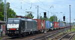 Captrain Netherlands B.V., Rotterdam [NL] oder LTE Netherland? mit der MRCE Dispo   ES 64 F4-996  [NVR-Nummer: 91 80 6189 096-1 D-DISPO] und einem kombinierten Container-/Taschenwagenzug Richtung
