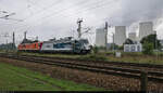 187 085-6 und 189 820-4 (Siemens ES64F4) hielten Wochenendruhe im Bahnhof Peitz Ost – unweit des Braunkohlekraftwerks Jänschwalde.