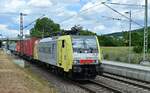 189 203 von RAIL FORCE ONE ist hier in Weinheim Sulzbach gen Weinheim Hbf fahrend am 26.7.2022