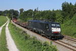 189 909 von  MRCE  mit einem gemischten Güterzug auf dem Weg nach Freilassing.