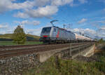 189 842 der Akiem SAS zog am 22.10.2012 bei Bad Staffelstein einen Kesselwagenzug in Richtung Bamberg.