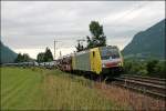 E189 912RT (9480 0189 912) schleppt einen Autozug von Mnchen nach Verona.