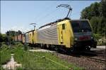E189 914RT (9480 0 189 914-4) und E189 924RT (9480 0 189 924-4) sind mit einem 43116(?)  WINNER-Express  bei Vogl in Richtung Mnchen unterwegs. (10.07.2008)
