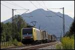 E189 909NC verlsst das Voralpenland in Richtung Mnchen.