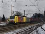 Die ES 64 F4-007 und die ES 64 F4-004 am 19.12.2009 bei der Durchfahrt in Brixlegg. 