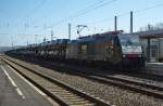 189 935-0 (ES 64 F4-035) mit einem langen VW-Zug in Richtung Sden. Aufgenommen am 17.04.2010 in Eichenberg.