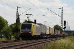 ES 64 F4-023 mit einem Containerzug in Thngersheim am 31.07.2010