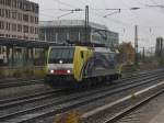 Die ES 64 F4-012  am 17.10.2010 bei der Durchfahrt am Heimeranplatz.