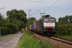 ES 64 F4-991 mit einem Containerzug in Karlsruhe Rintheim am 10.08.2010