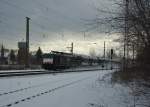 189 935 (ES 64 F4-035) fr PCT mit Autozug in Richtung Norden durch Eschwege West.