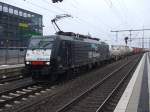189 091-2 (ES 64 F4 - 991) mit einem gemischten Gterzug durch Bielefeld. 02.02.2011.