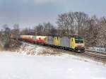 Die ES 64 F4-031 und die ES 64 F4-003 am 04.12.2010 mit einem KLV-Zug unterwegs bei Hilperting.
