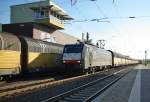 Stau in Eichenberg. Zwei Zge mit ARS Autowagen mssen in Eichenberg auf ihrer Fahrt in Richtung Sden einen Signalhalt einlegen. 189 105 (ES 64 F4-105) gesellt sich mit dem ihrem gerade dazu. Aufgenommen am 26.05.2011.