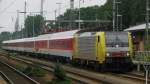 189 915 steht am 13.05.2011 mit dem AZ13307 nach Trieste Centrale in Berlin Wannsee zur Abfahrt bereit.