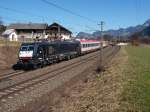 189.994 mit ihren Eurocity auf den Weg nach Italien kurz vor Jenbach