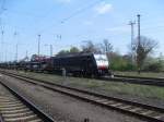 Am 01.05.2012 fuhr 189 805 (ES64 F4-805)mit einem Fiatautozug durch Stendal.