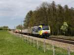 Die ES 64 F4-012 mit einem KLV-Zug am 16.04.2011 unterwegs bei Vogl.