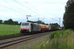 Lokomotion 189 917 mit einem Container/KLV Zug in Grokarolinenfeld am 17.07.2012