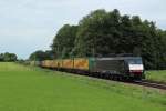 ES 64 F4-105 mit einem Containerzug in Grokarolinenfeld am 19.07.2012