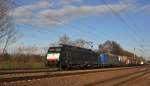 MRCE Dispolok ES 64 F4-090 (189 990) mit Alpha Trains Belgium 185 XXX, vermietet an Captrain Deutschland, und einem gemischten Gterzug durchfahren am 12.01.13 den Bf Lemfrde Richtung Osnabrck.