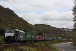 MRCE Dispolok/ERS Railways ES 64 F4-290 am 14.10.12 mit einem Containerzug in Erpel.