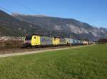 Die 189 903 und die 189 901 mit einem KLV-Zug am 17.11.2012 unterwegs bei Schwaz.