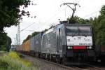 MRCE Dispolok/ERS Railways ES 64 F4-991 am 2.6.13 mit einem Containerzug in Menden.