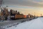 189 840 mit einem Containerzug am 19.01.2013 bei Langenisarhofen.