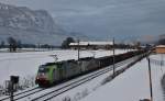 Der tägliche Schrottzug nach Italien. Hier fahren die 486 502-8 von BLS(angemietet von LOMO) und 189 918-6 von LOMO mit dem Schrottzug am 26.1.2014 durch das Unterinntal bei Kichbichl Richtung Brenner. Endlich ist auch der Schnee in Tirol angekommen :-). Grüße an den TF!