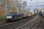 MRCE 189-281 und am Schluss des Zuges die 203 152-4 in Wuppertal, Februar 2014.