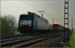 ES 64 F4-281 (E189 281)mit einen Containerzug Richtung Norden bei Thüngersheim am 01.04.14.