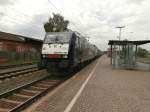 189 091 von ERS beim Halt in Rommerskirchen in der Mittagshitze am 22.05.14.