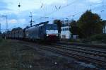 Die Locon MRCE 189 098-7 in Rheydt mit einem Güterzug gen Aachen fahrend.