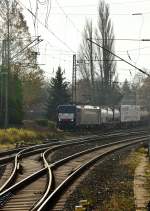 189 102 von SBB Cargo International mit einem Containerzug in Rheydt.