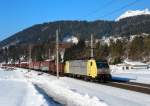 189 901 mit einem Stahlzug am 21.02.2012 bei Terfens.