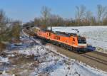 189 821 + 189 820 mit dem 2100 Tonnen schweren Brammenzug nach Linz als 61970 am 03.02.2015 bei Langenisarhofen.