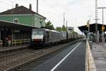 Durchfahrt am 18.04.2014 von ES 64 F4-091 mit einem KLV von SBB Cargo in Müllheim (Baden) in Richtung Norden.