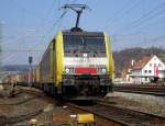 189 909 zieht am 16. März 2015 einen KLV-Zug aus Kronach in Richtung Lichtenfels heraus.