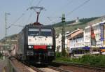 ES 64 F4-082 mit DGS 41063 (TXL, Wanne-Eickel–Melzo) am 24.05.2012 in Rdesheim (Rhein)