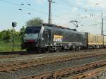 Am 9.6.15 kam 189 098 von LOCON mit einem Containerzug durch Grevenbroich gefahren.