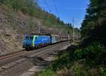 189 846 mit einem Schiebewandwagenzug am 26.08.2015 bei Tynec nad Labem.