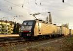 LOCON 189 998 mit einem Containerzug durch Rheydt Hbf, auf Gleis 4 geht es gen Mönchengladbach.22.1.2016