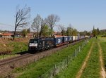 Die ES 64 F4-024 mit einem umgeleiteten KLV-Zug am 07.05.2016 unterwegs bei Föching.