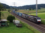 SBB: Güterzug von SBB CARGO INTERNATIONAL mit Doppeltrkation Re 189 auf der alten Stammstrecke bei Bettenhausen am 18. Juni 2016. An der Spitze des Zuges eingereiht war die 189-984 ES 64 F4-084.
Foto: Walter Ruetsch