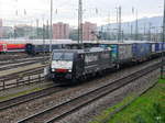 SBB - Lok 189 248-3 mit Güterzug unterwegs im Basel Badischer Bahnhof am 23.11.2016