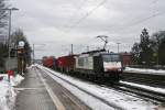 189 150 mit einem Containerzug am 08.01.2011 in Postbauer-Heng.